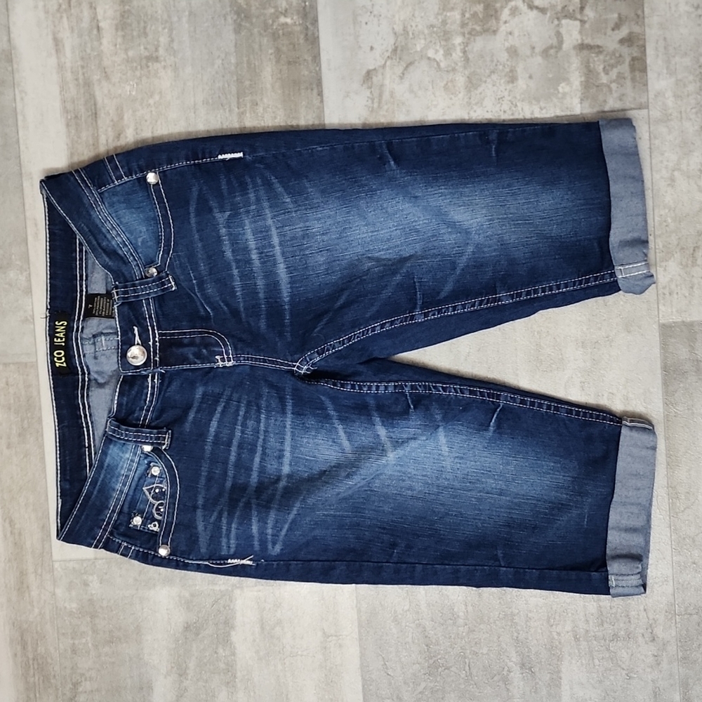 Wm ZCO jean short / capri size 7